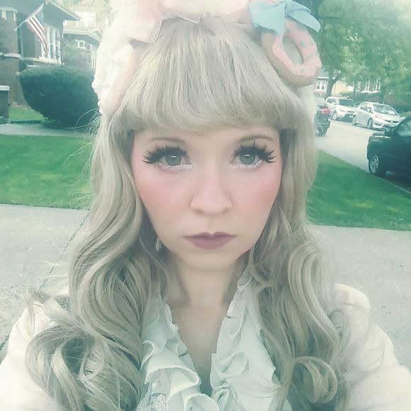 Meet your Posher, Julie - Picture 1 of 1